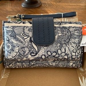 SAKROOTS Olympic Smartphone Crossbody Navy Spirit Desert *NWT*